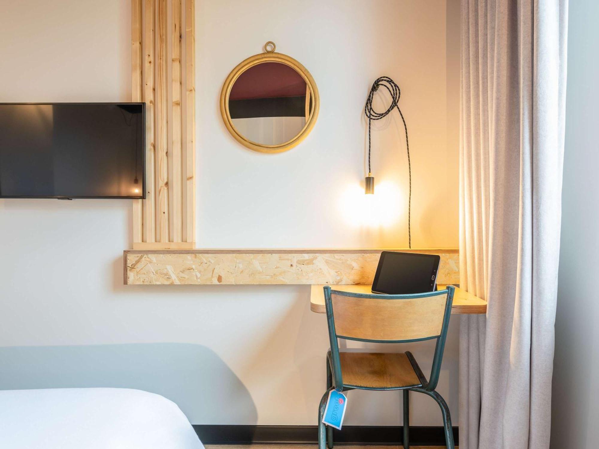 พรีเมียน คลาสโบร์ก เอ็น เบรสมอน ตักแนต Hotel Montagnat ภายนอก รูปภาพ