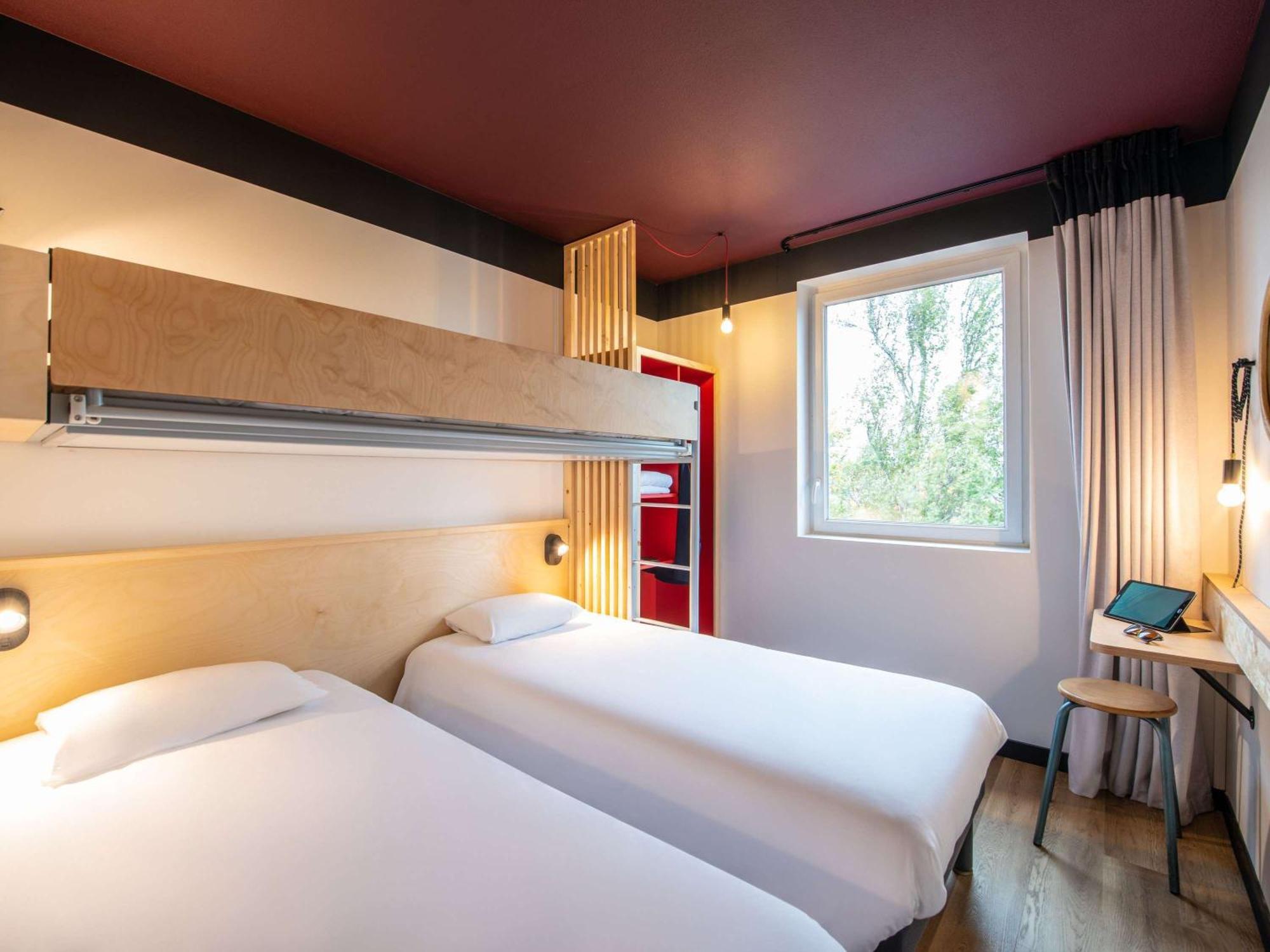 พรีเมียน คลาสโบร์ก เอ็น เบรสมอน ตักแนต Hotel Montagnat ภายนอก รูปภาพ