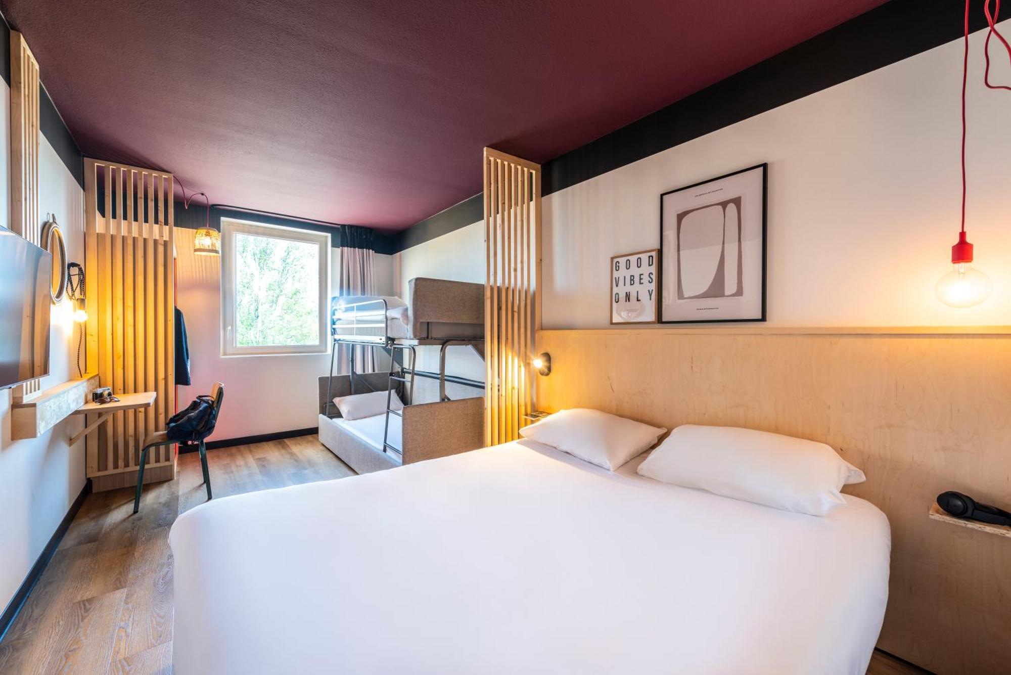 พรีเมียน คลาสโบร์ก เอ็น เบรสมอน ตักแนต Hotel Montagnat ภายนอก รูปภาพ